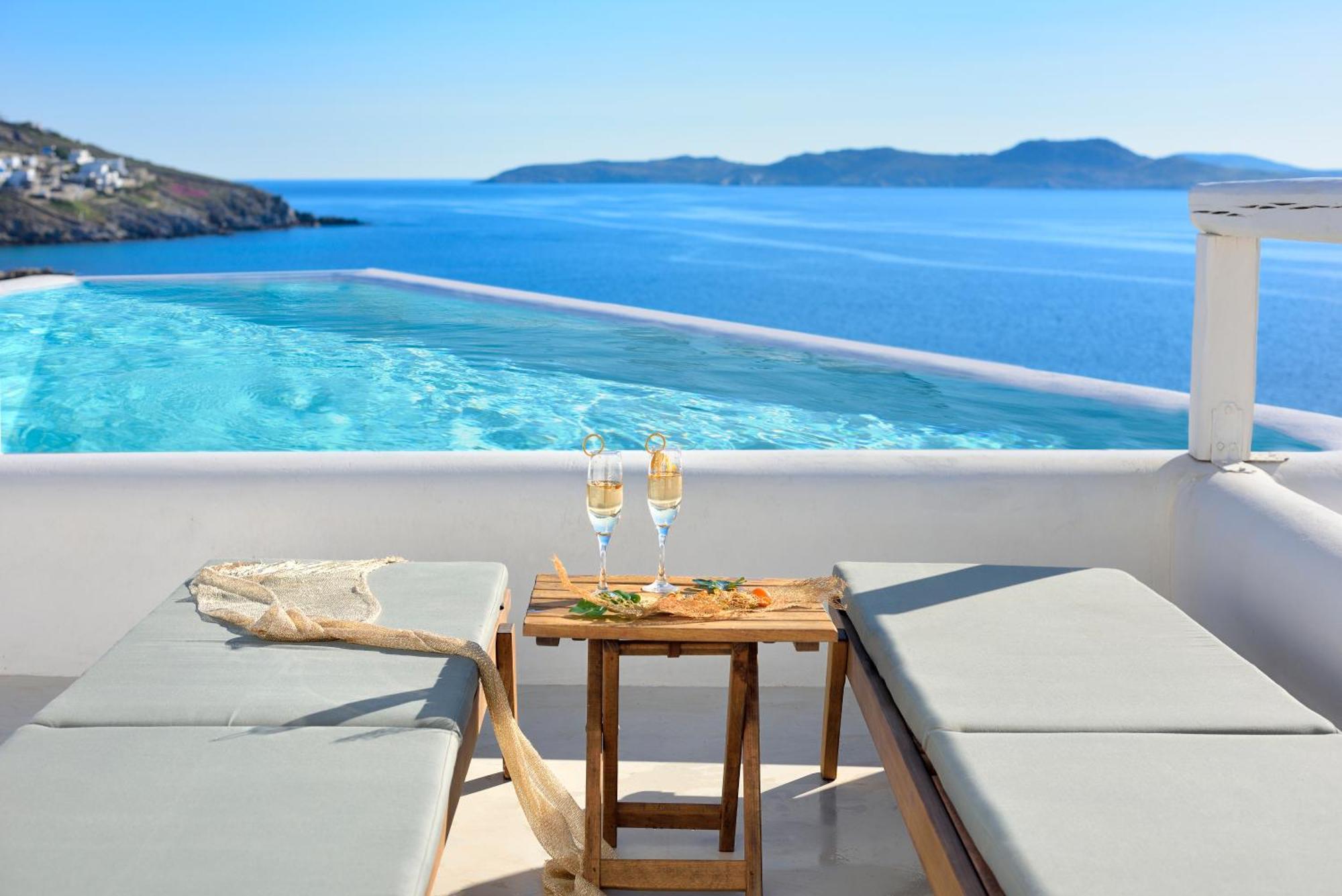 Amazon Mykonos Suites & Spa Agios Ioannis Diakoftis Exterior photo